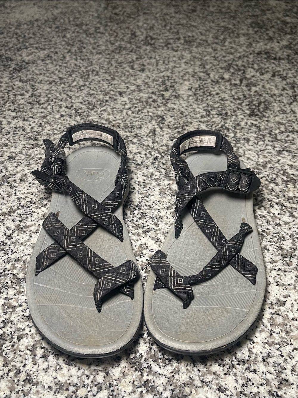 Women's Viakix Sandals sz 8 Black Gray Walking Comfort Adjustable Strap Shoes